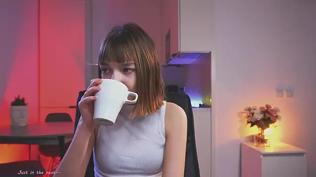 Leyla crsh online show from April 15, 6:25 am