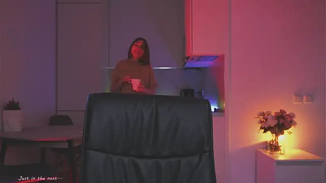 Leyla crsh online show from April 11, 5:13 am