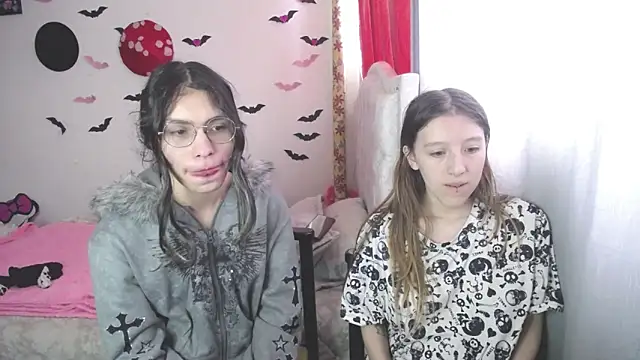 Briar y Blair online show from March 24, 4:01 pm