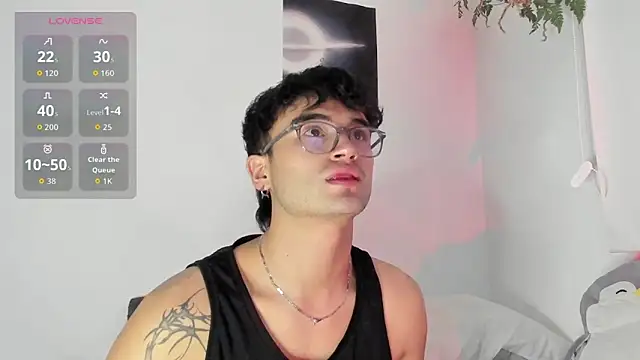 charlie dicker online show from December 19, 11:41 pm