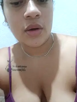 Izinha00 online show from April 6, 11:17 pm