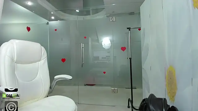 missdominna online show from April 6, 2:44 am