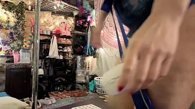 infinirose online show from August 8, 8:44 am