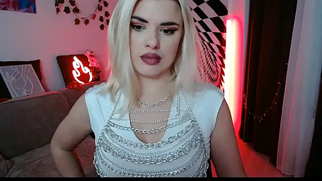 Ariana Saint online show from February 10, 8:01 pm