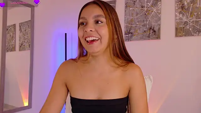 Nicollewest1 online show from July 12, 7:04 pm