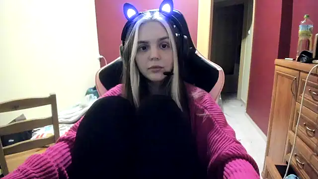 LunaAngell online show from January 7, 9:29 pm