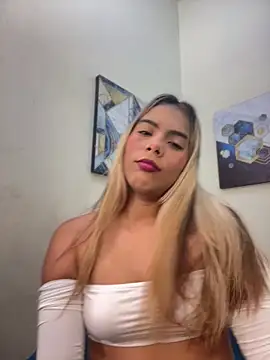 MiaSizzle online show from February 16, 7:47 pm