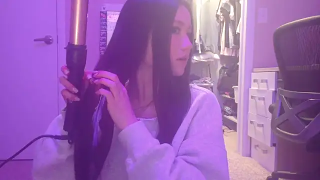 luvvivii online show from February 7, 3:54 am