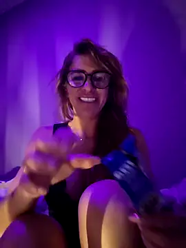 LaLynn online show from April 9, 10:15 pm