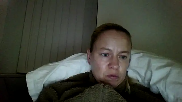 jennyblondeuk online show from March 12, 9:39 pm