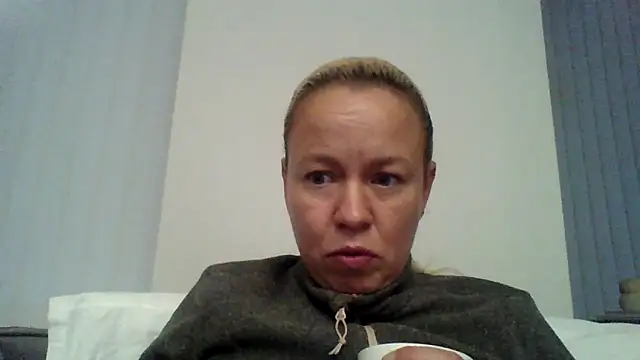 jennyblondeuk online show from March 22, 6:36 pm