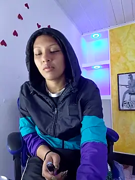 ashley-17 online show from February 19, 5:18 am