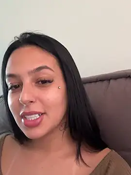 jujuarantes  2026 online show from April 22, 3:09 pm