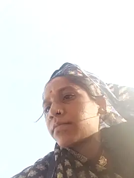 Karishma singh online show from April 15, 11:00 am