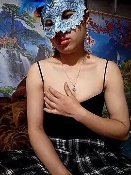 -Lovely-y online show from May 6, 12:03 am
