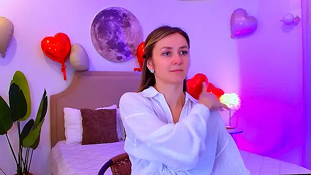 EmeraldGlow online show from February 15, 2:49 pm