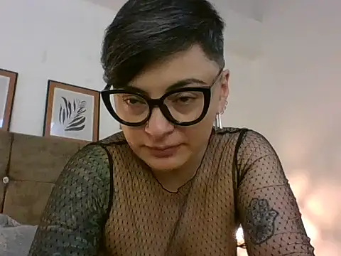 kat paradise online show from March 26, 12:07 pm