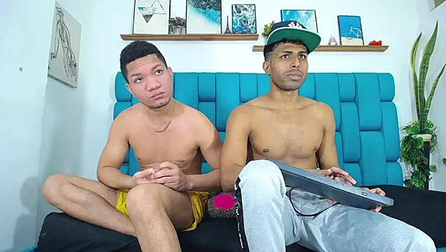 Interracial Snow Bunny online show from April 7, 9:50 pm