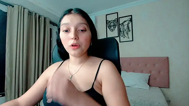 littlemolly walcott online show from March 27, 12:12 am