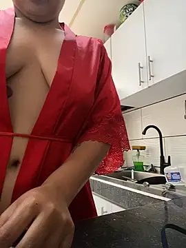 Scarlet auraa online show from April 11, 3:59 pm