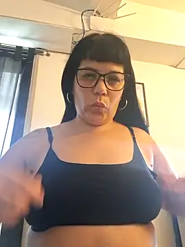 angielove1905 online show from February 9, 1:35 pm