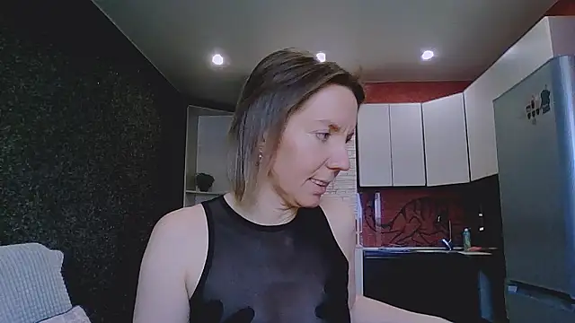 Amanda Luxe online show from February 26, 7:18 am