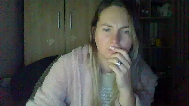 VikiLove765 online show from February 14, 2:24 am