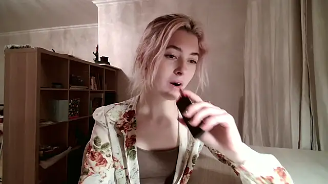 Dia DeAmas online show from February 9, 3:25 pm