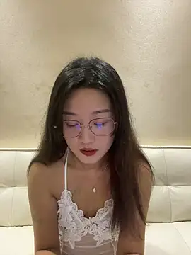 AnnieLi888 online show from May 7, 6:28 am