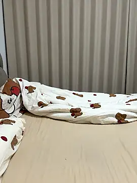 Aweiwei558 online show from January 7, 12:30 pm