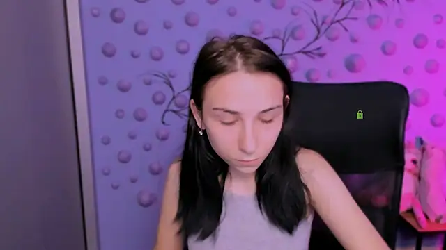 sweetie chloe  online show from January 6, 9:46 am