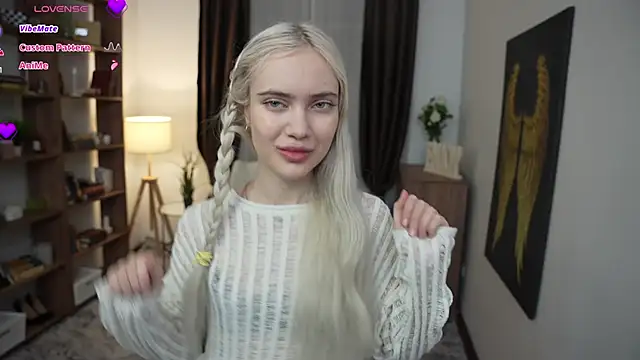 KristalCrowner online show from March 2, 7:42 pm