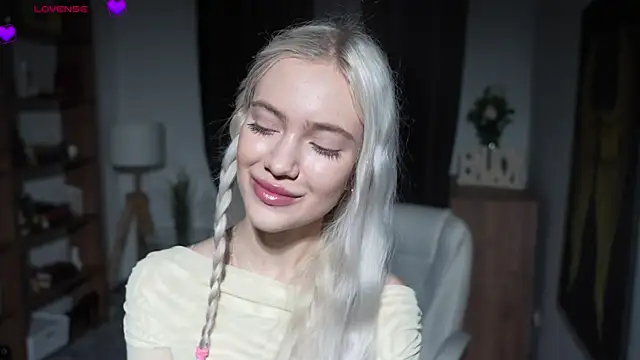 KristalCrowner online show from March 23, 10:38 pm