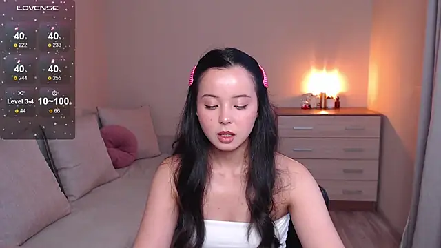 lia hetty online show from October 7, 2:32 pm