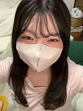   Yui  online show from April 5, 12:04 pm