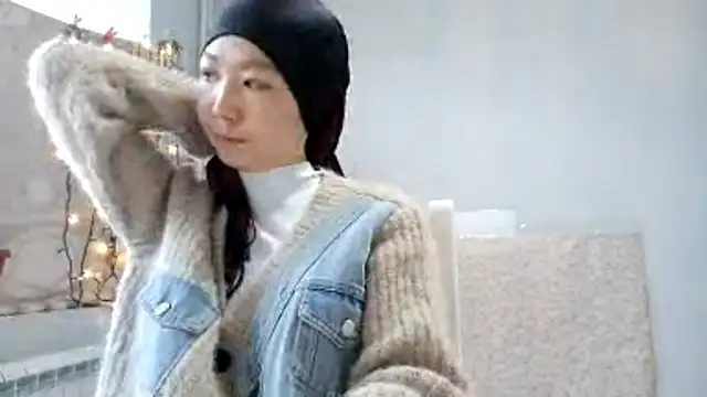 VuiCutie online show from January 12, 3:45 am