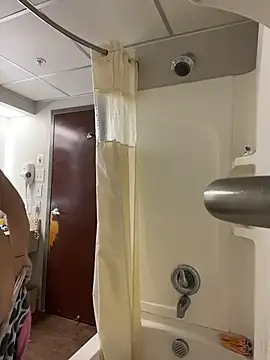 LadyxOnyx online show from January 16, 9:00 pm