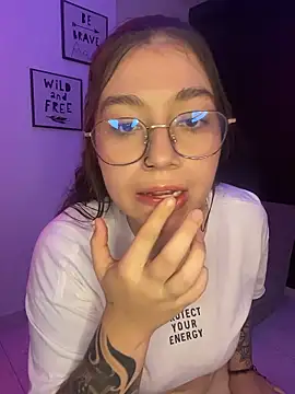 soffmoon online show from January 18, 4:42 am