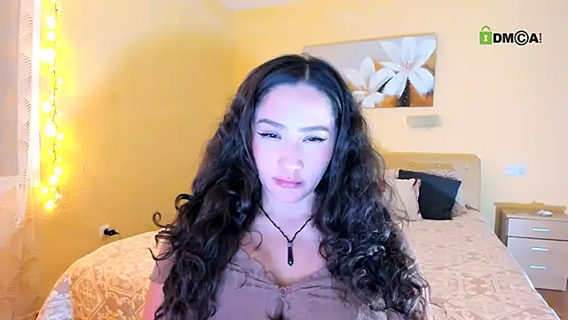 juliiaroberts online show from April 1, 3:51 am