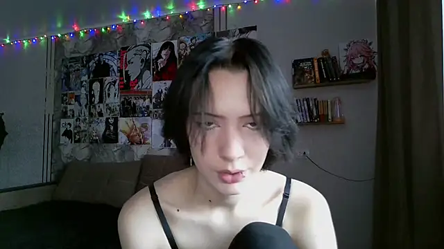 LxayBloom online show from January 13, 10:30 am