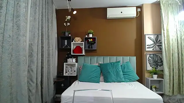 DarcyeJane online show from January 13, 6:34 pm