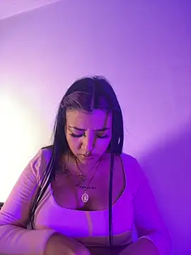 queen of you heart online show from April 11, 10:24 pm