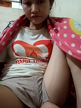 yumyum112 online show from February 3, 1:05 pm