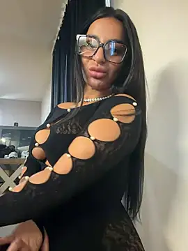 sweetxlayla online show from July 5, 4:45 pm