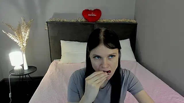 SkinyJoys online show from February 18, 1:59 am