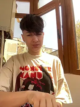 ravenryx online show from April 17, 10:50 am