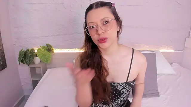 lanna 18  online show from March 19, 12:53 pm