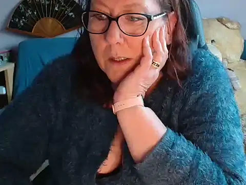 xmyriamx online show from March 7, 9:27 am