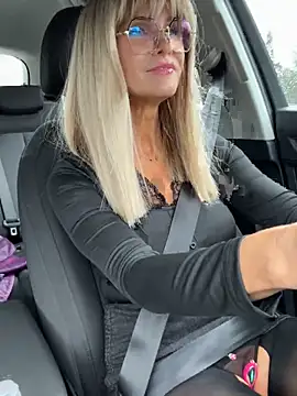 NaughtyNinky online show from February 24, 12:37 pm