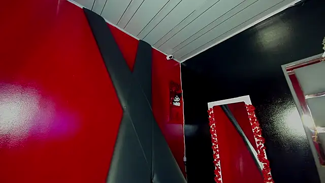 Clarita Hill online show from February 23, 7:02 pm